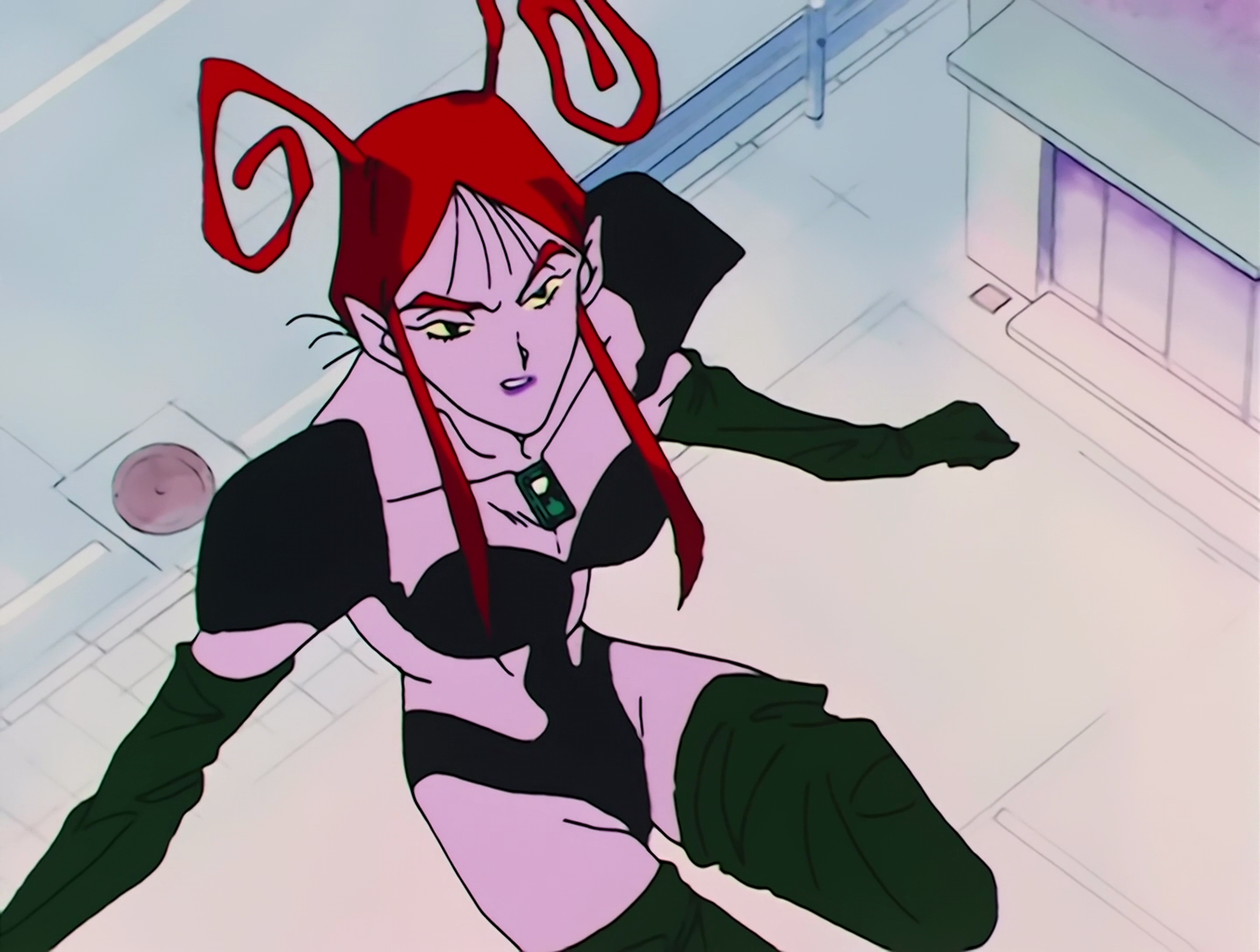 Giwaku again, annoyed and seen from above.